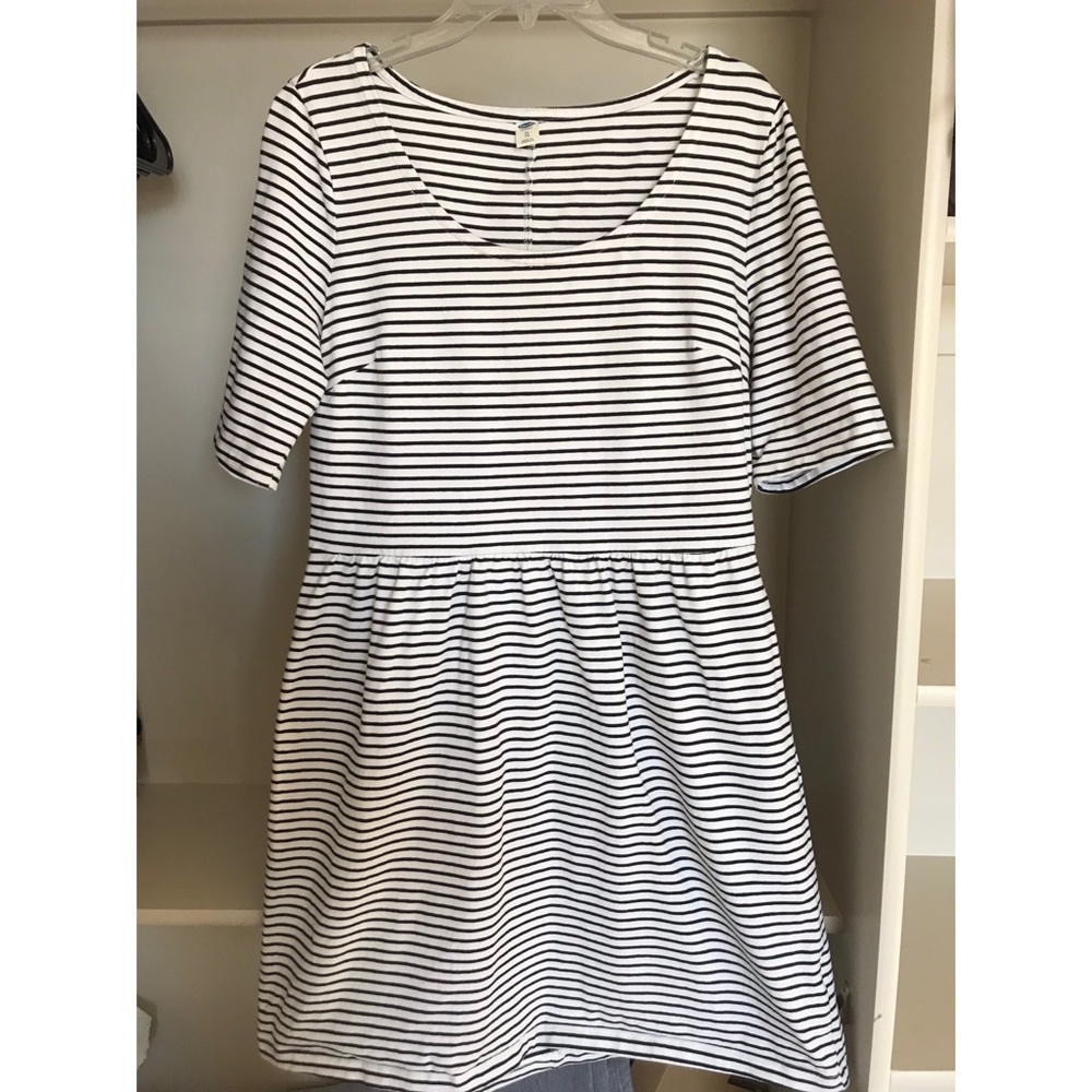 Old Navy black and white stripped dress